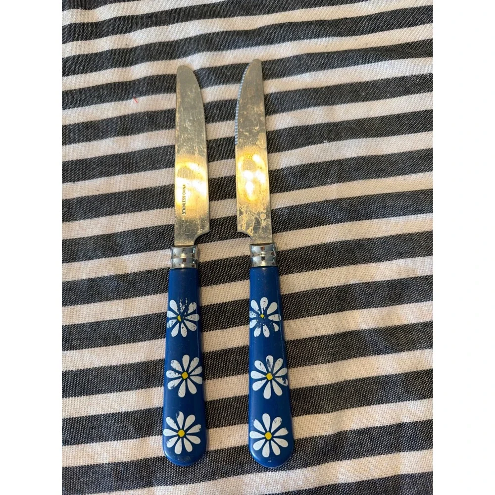 Vintage Blue Daisy Floral Stainless Steel Serrated Dinner Knives Set of 2 China